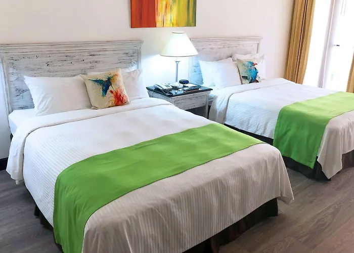 Hotel 5 Estrellas Wyndham San Jose Herradura