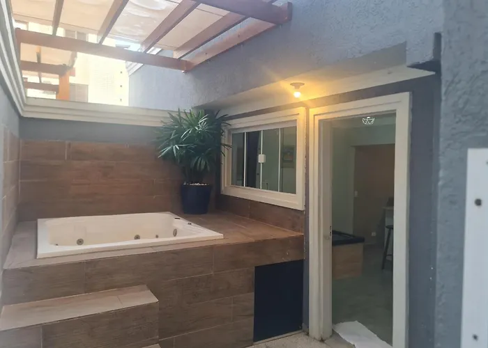 Aluguéis de temporada: Marmeu Tombo com Hidro Aquecida Privativa