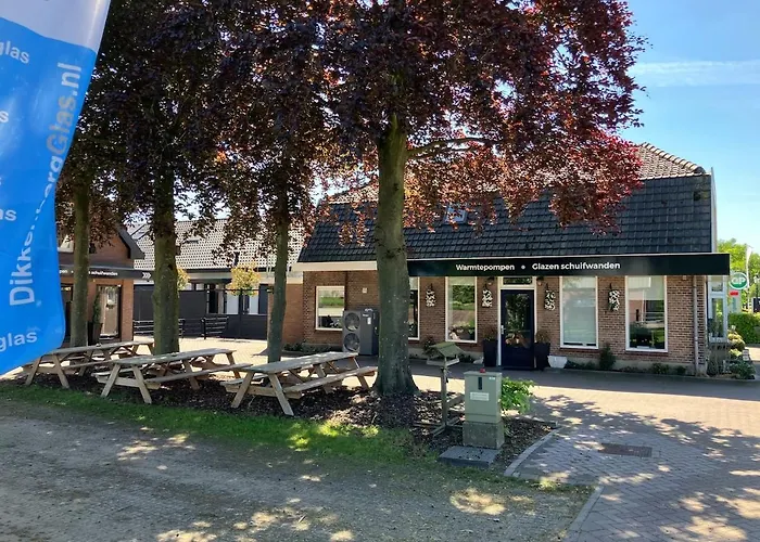 Klassiek veluws huis onder de beuken
