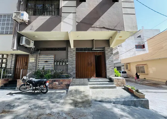 Guest house: Karachi Inn