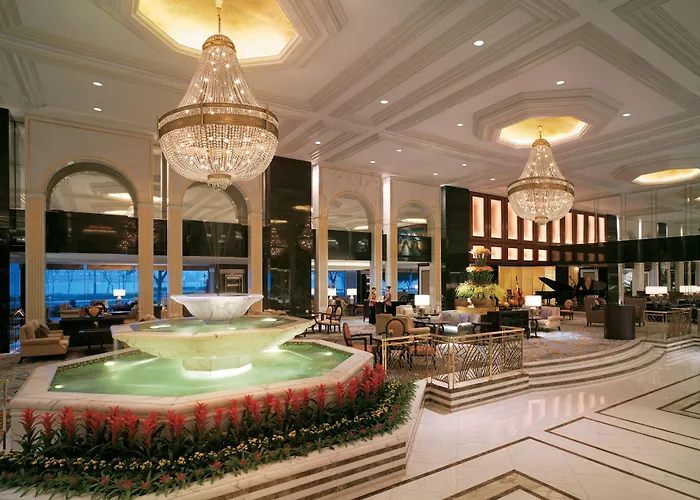 Romantic hotel: Kowloon Shangri-La, Hong Kong
