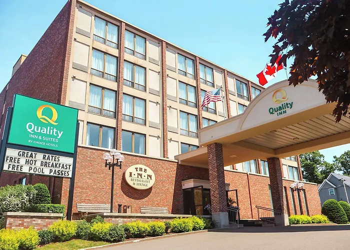 Pet Friendly hotel: Quality Inn & Suites Downtown