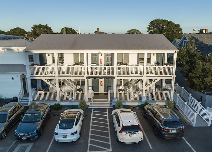 Family Hotel: The Whaler'S Inn