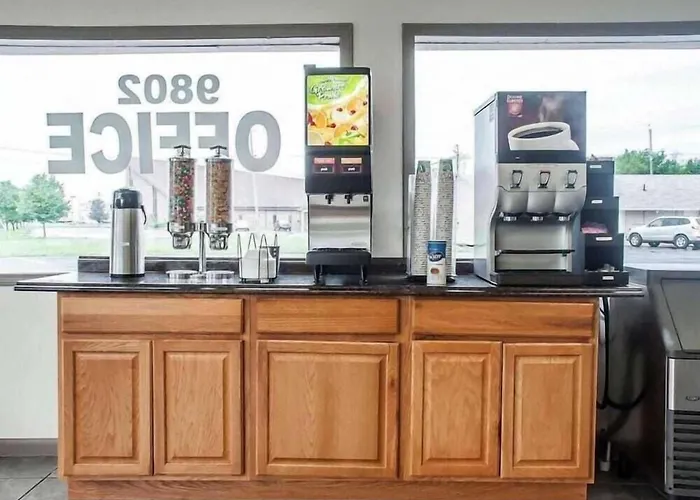 Motel: Rodeway Inn & Suites