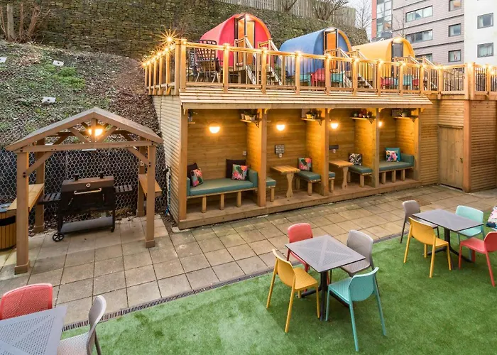 The Hostels Edge