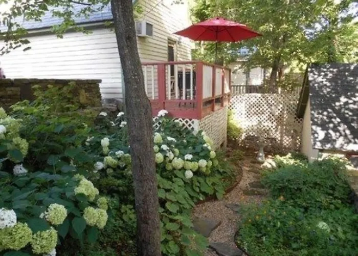 Heart Of The Hills Inn