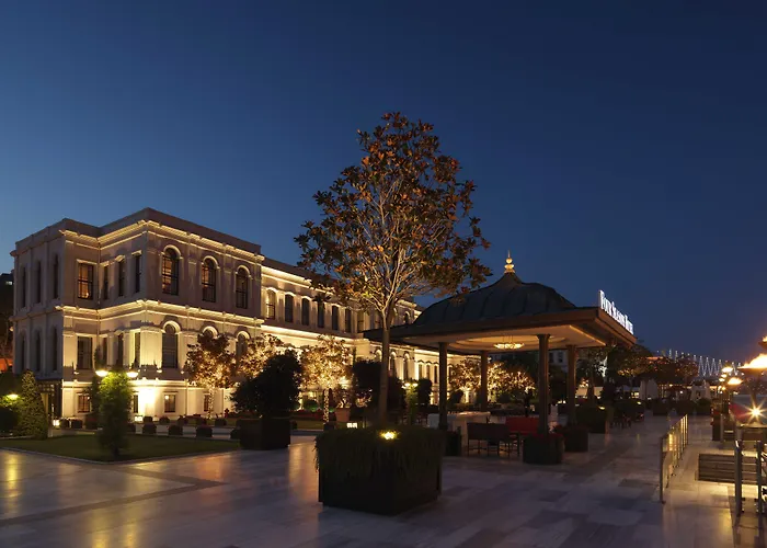 Luxe hotel: Four Seasons Hotel Istanbul At The Bosphorus