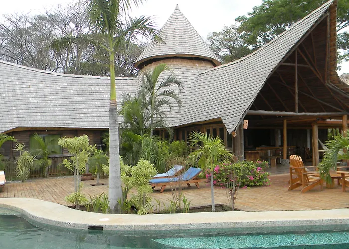 Pet Friendly hotel: El Sabanero Eco Lodge