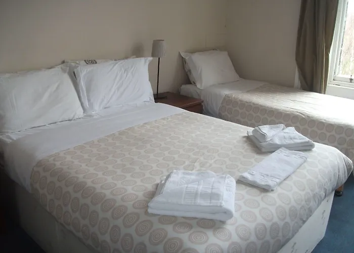 Hotel with view: Edinburgh House Hotel