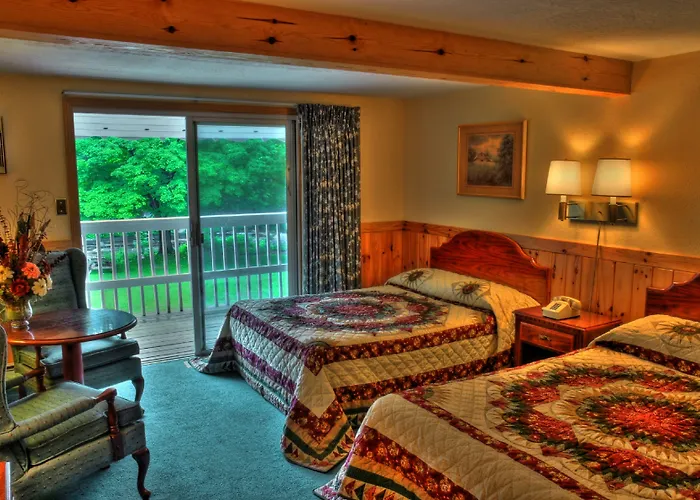 Hotel near College: Covered Bridge River View Lodge (Adults Only)