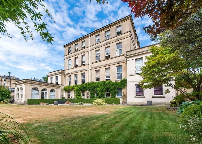 Luxury hotel only: The Ayrlington Guesthouse