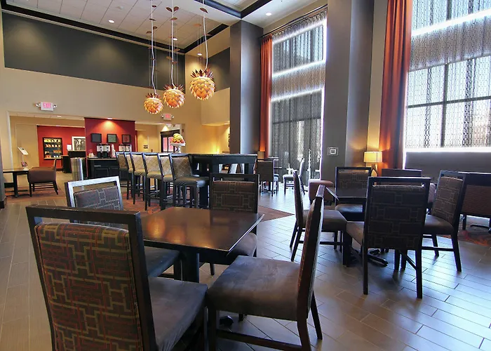 Hotel with view: Hampton Inn & Suites Grand Forks