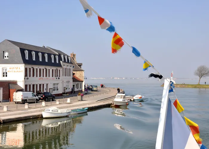 Du Port Et Des Bains
