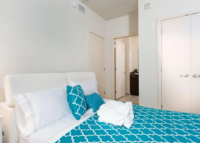 Vacation rental: Heaven On Hollywood Furnished Apartments