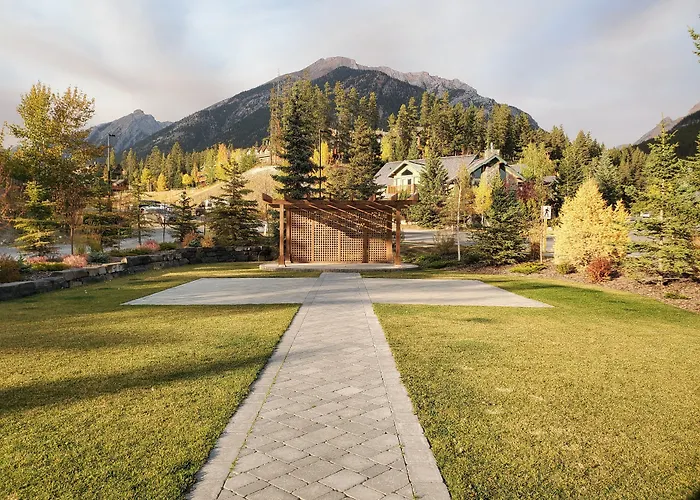 Luxury hotel only: Creekside Villa