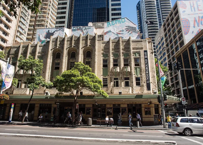 Cheap hotel: Criterion Hotel Sydney