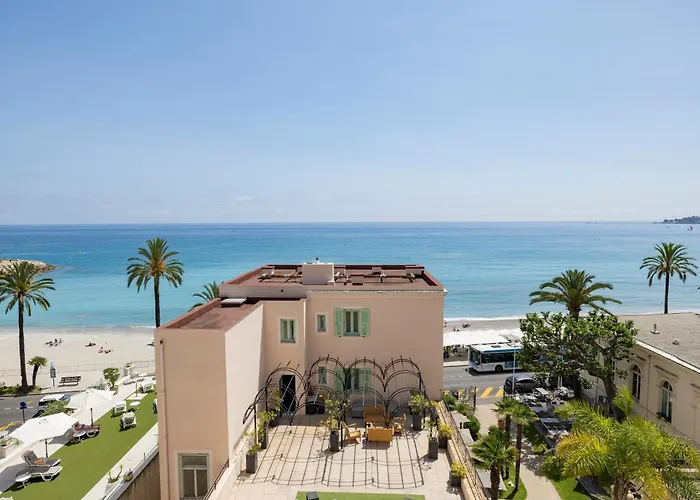 Hôtel accueillant les animaux: Hôtel Vacances Bleues Balmoral