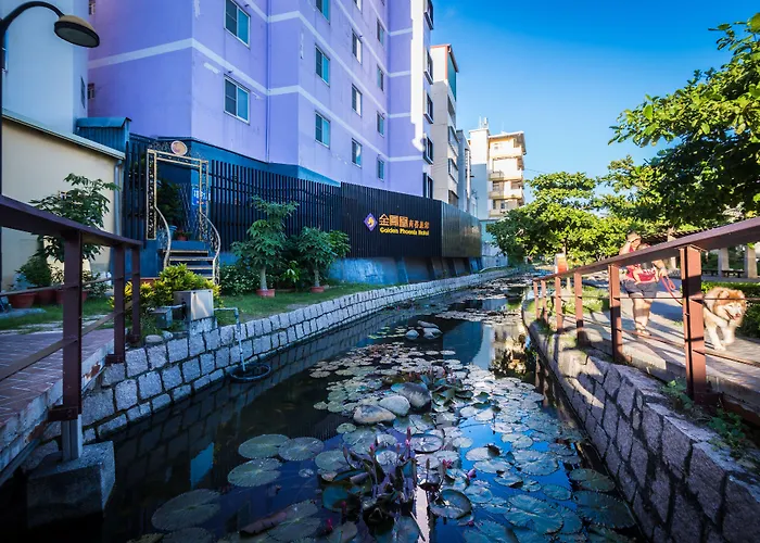 Cheap hotels Golden Phoenix