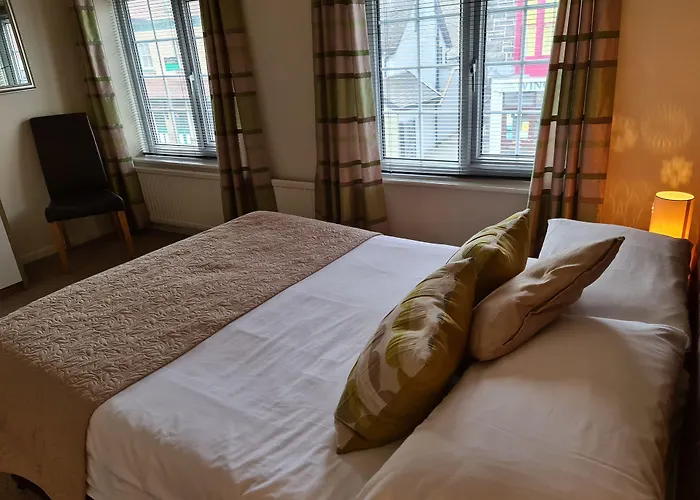 Family Hotel: The Lamb And Flag Inn