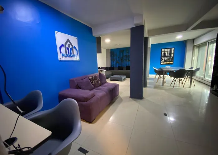 Roomies Hostel - Santa Maria La Ribera