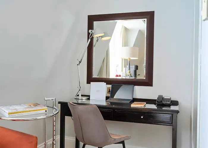 Family Hotel: London Bridge Hotel