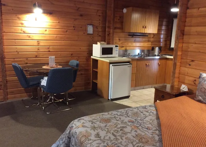 Luxury hotel only: Alpine Lodge Motel