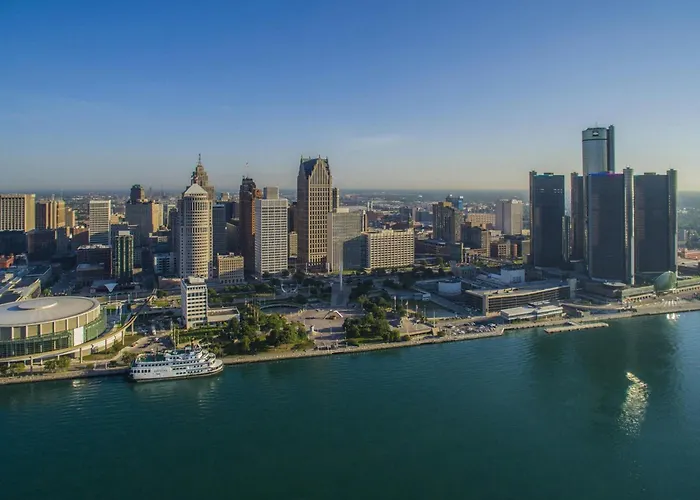 Romantic hotel: Detroit Marriott At The Renaissance Center