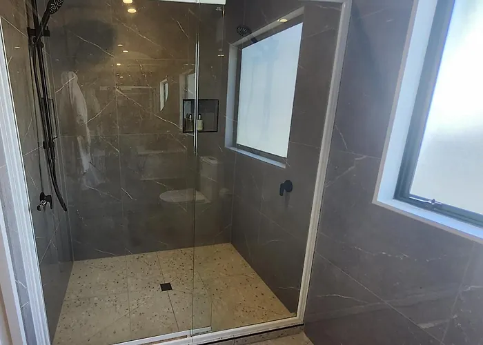 Luxury hotel only: Alpine Lodge Motel