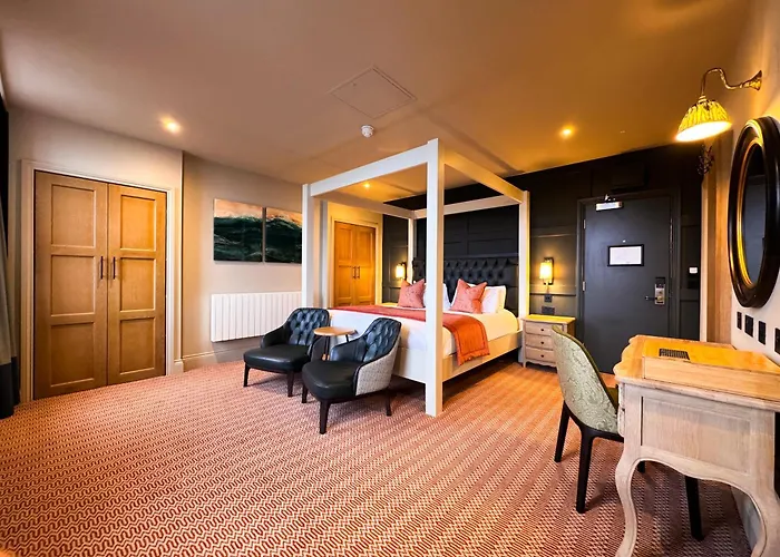 Central hotel: Royal Whitby