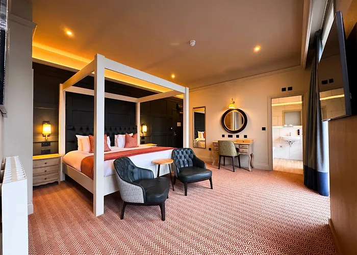 Central hotel: Royal Whitby