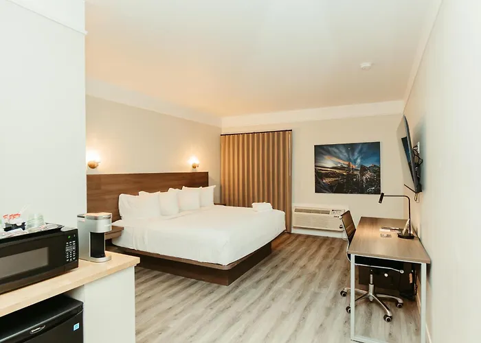 Hotel with view: Northwinds Hotel Canmore