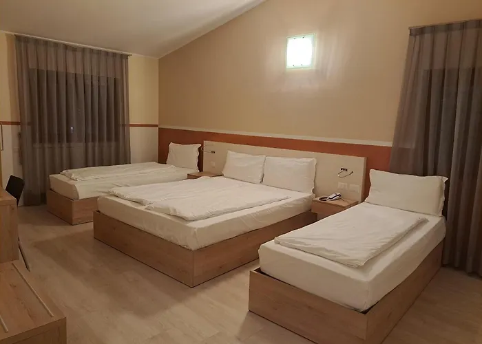 Hotel mit Pool: Hotel Dogana