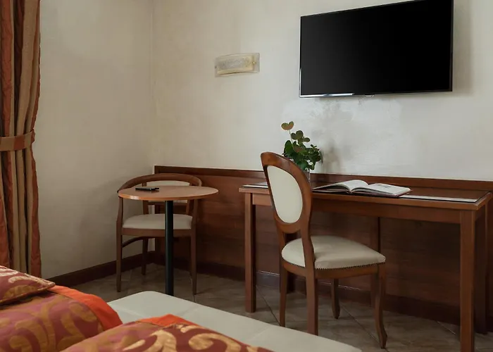 Hôtel central: Hotel Athena