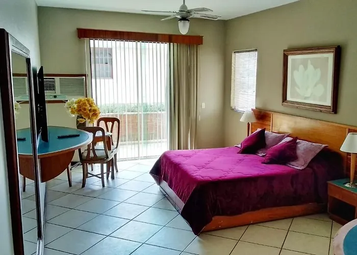 Hotel: Hotel Dominguez Plaza