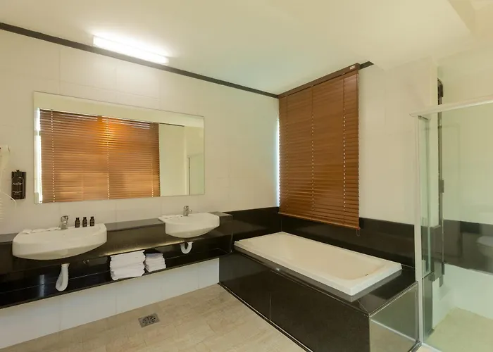 Ping Pong hotel: Ritz Lagoa Da Anta Hotel & Spa