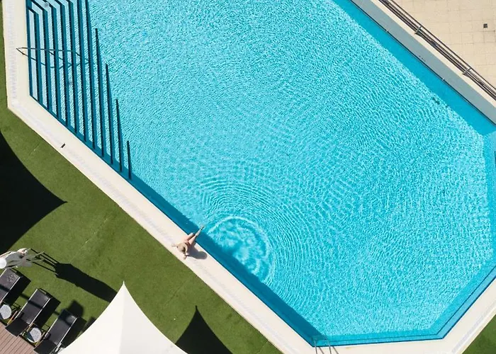 Jacuzzi hotel: Residence On Langley Park