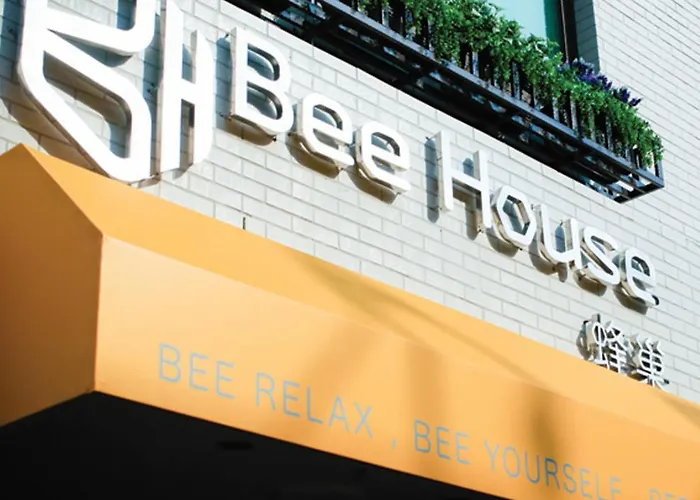 Beach Hotels Bee House By Cosmos Creation - Taipei Main Station