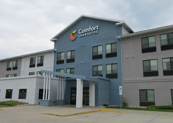 Grand Forks Lodge And Suites