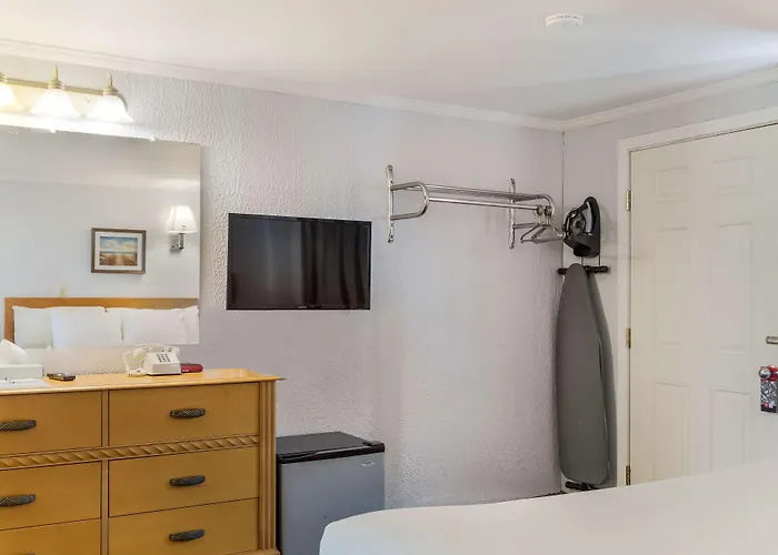 Americas Best Value Inn Hyannis