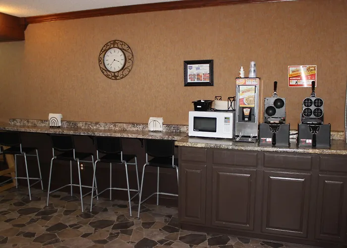 Knights Inn And Suites - Grand Forks