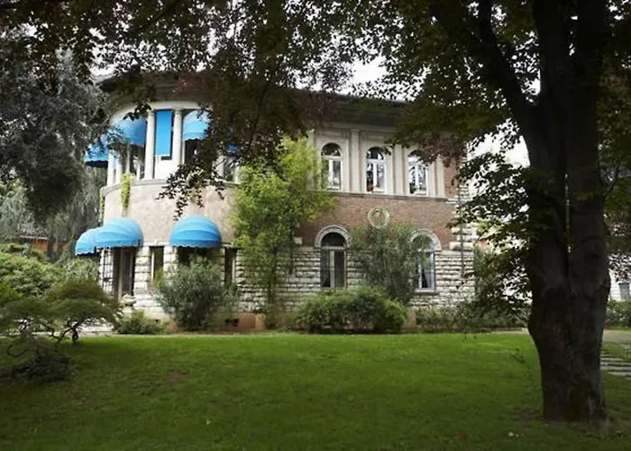 Villa V