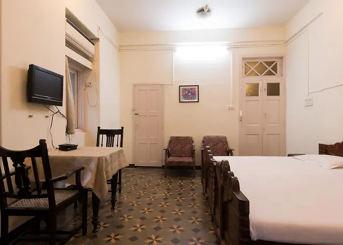 Bed And Breakfast At Colaba