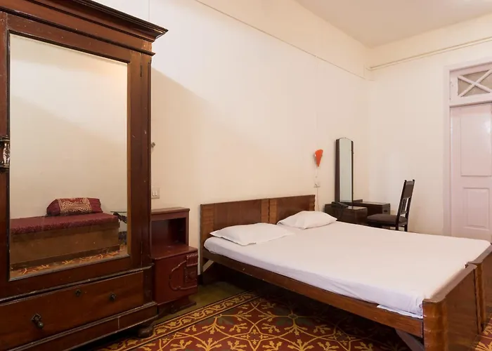 Bed And Breakfast At Colaba
