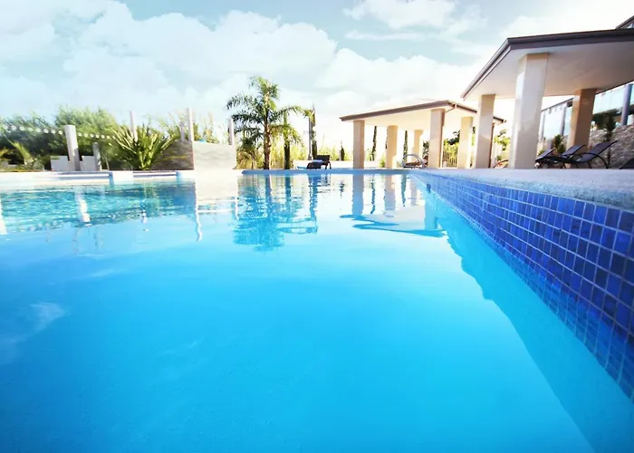 Boutique hotel only: Swan River Hotel