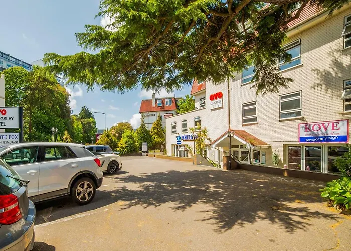 Beach hotel: Oyo Kingsley Hotel