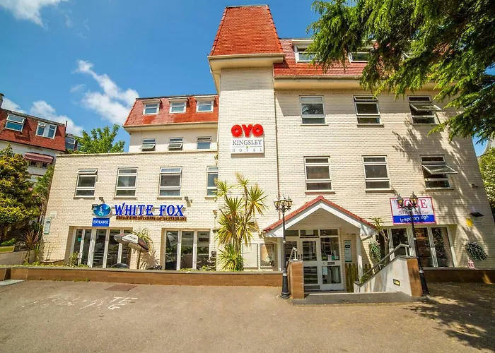 Beach hotel: Oyo Kingsley Hotel