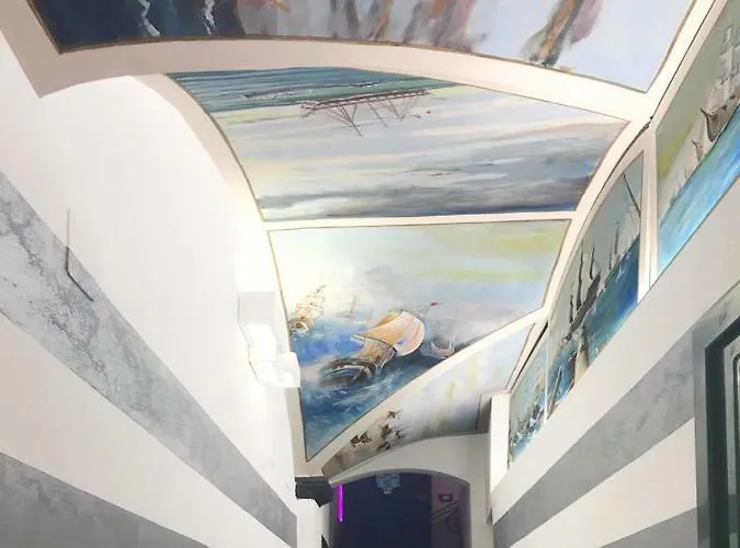 La villa: Torre degli Orefici dimora medioevale